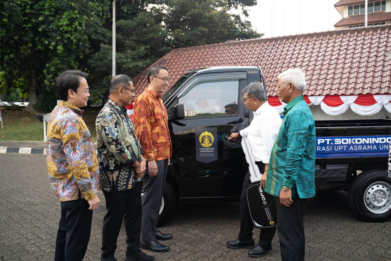 PT SOKONINDO AUTOMOBILE Donasikan DFSK Super Cab untuk Universitas Indonesia