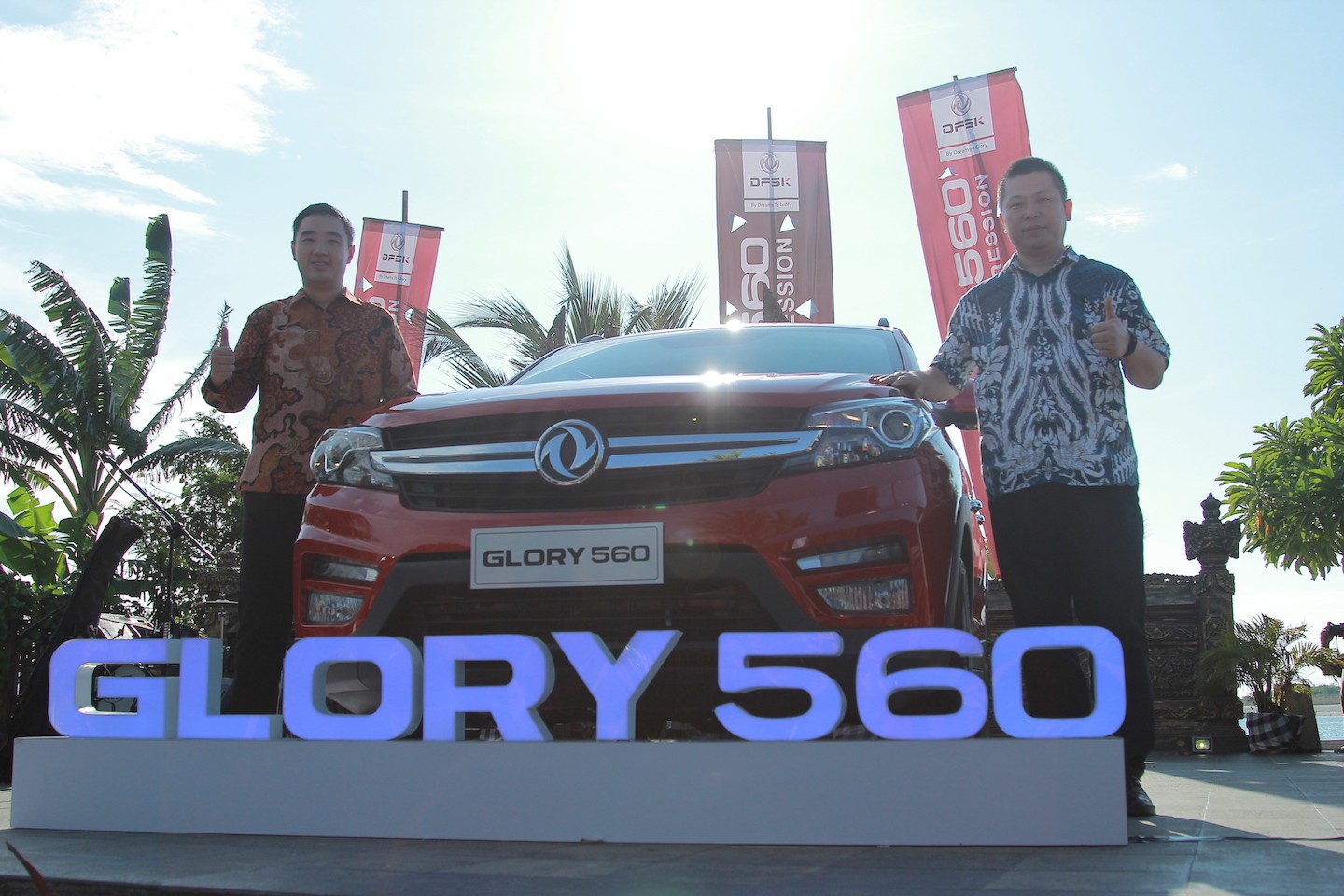 Penampilan Perdana DFSK Glory 560 untuk Media di Indonesia