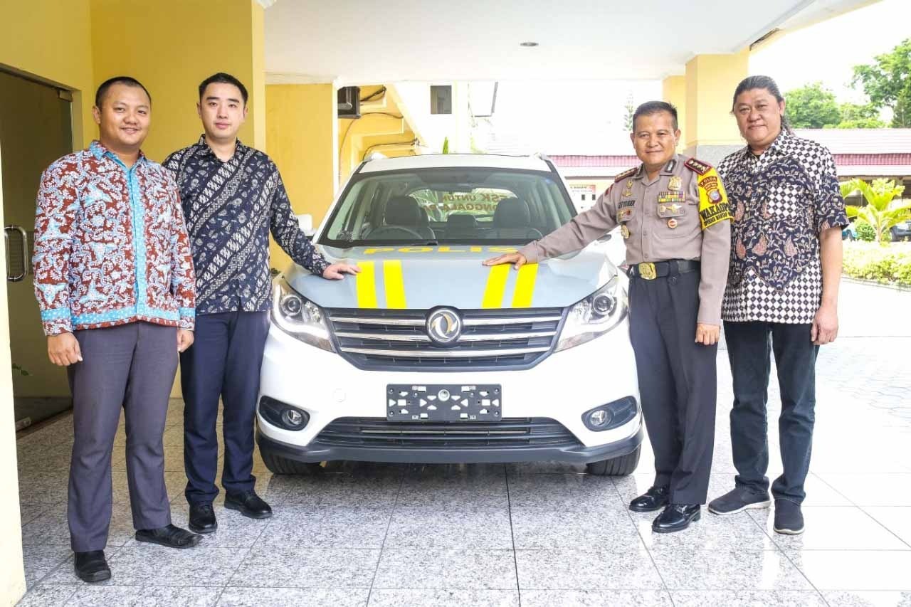 DFSK Indonesia Donasikan Glory 580 Kepada Polda Sulawesi Tengah